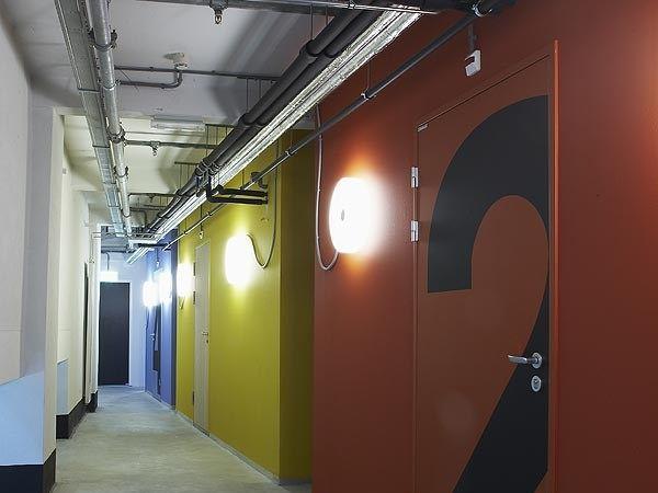 Polycarbonate wall lamp | Button by Flos