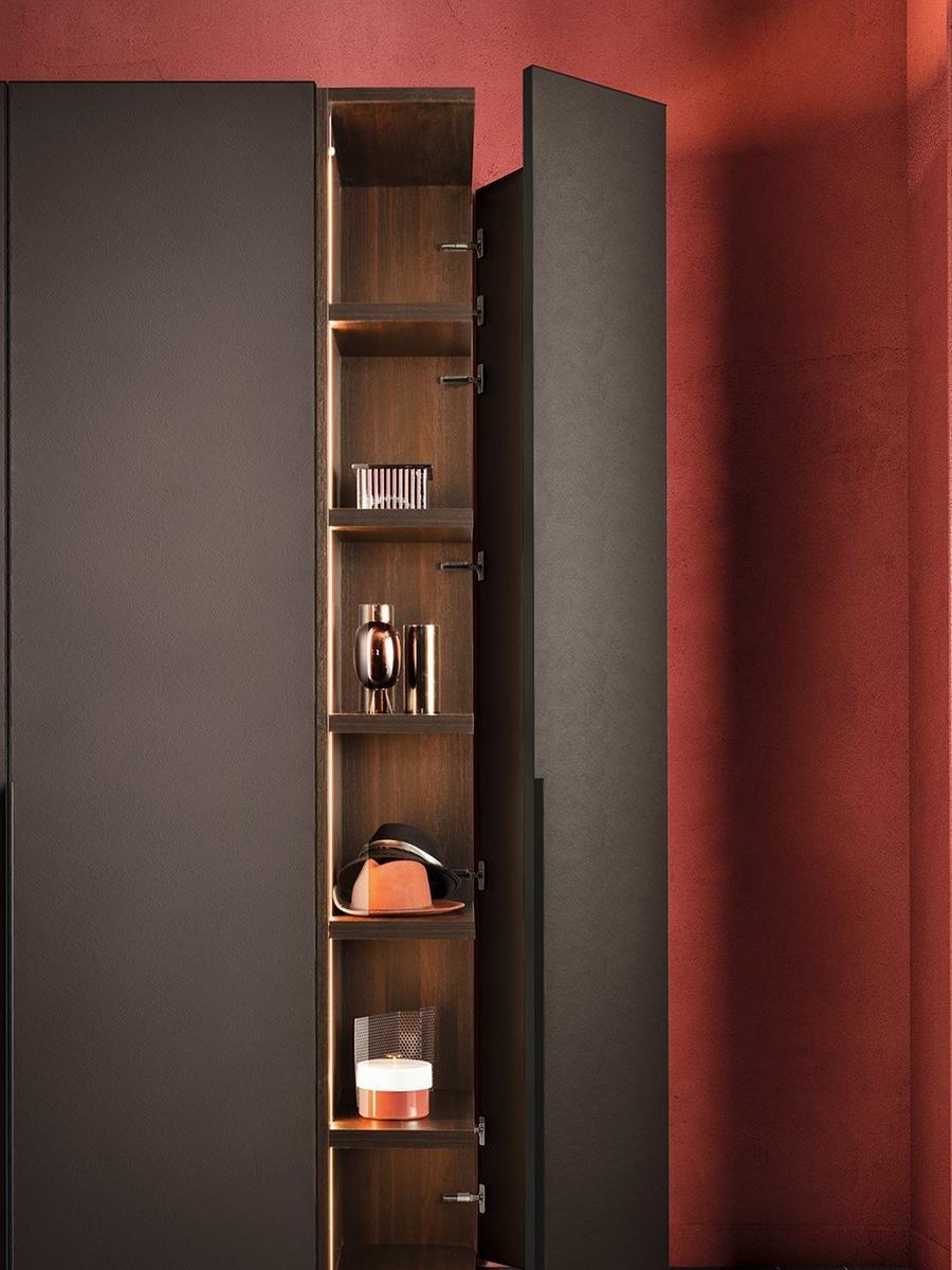 Lacquered wooden wardrobe | Cornice by Pianca