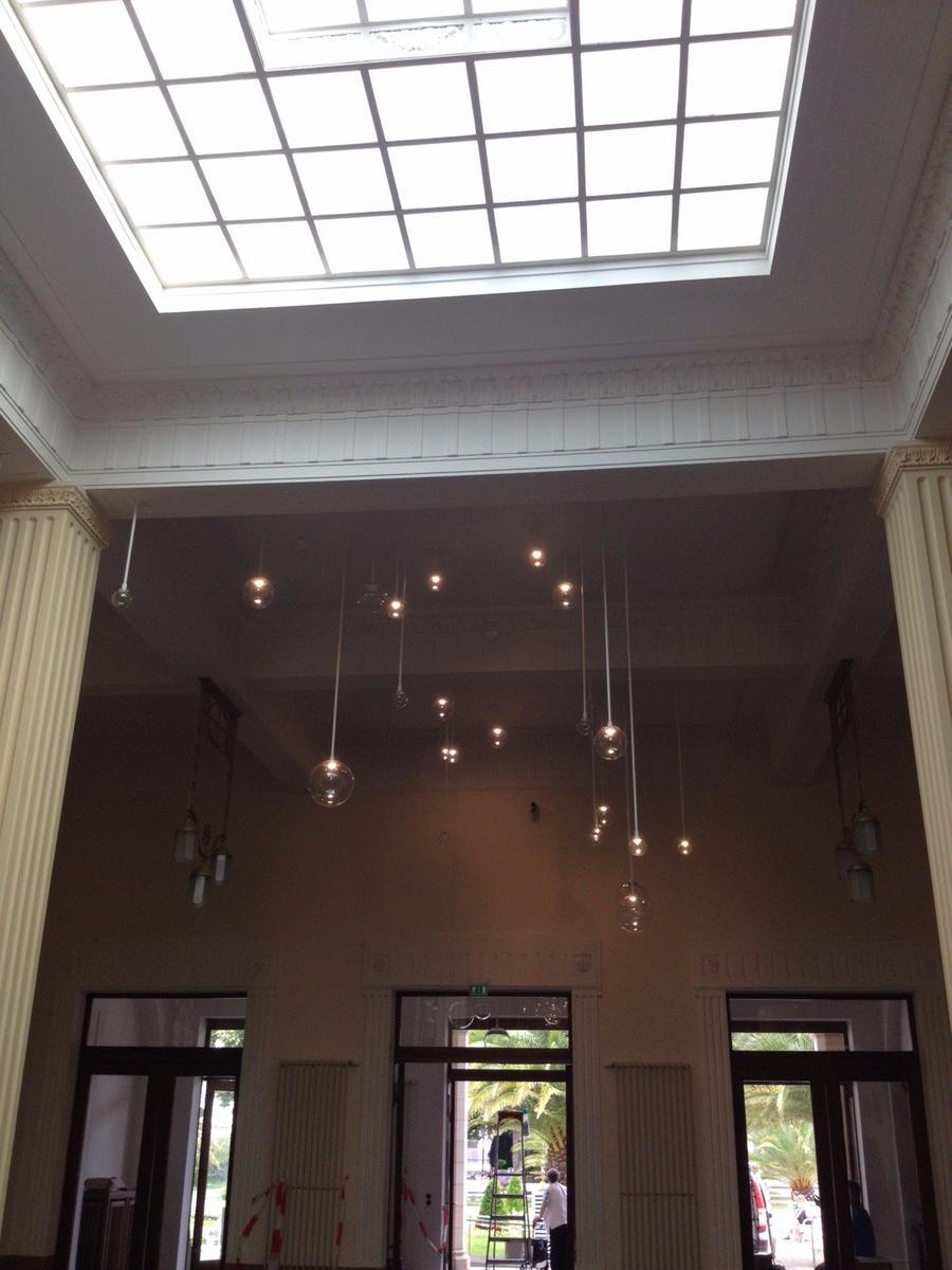 LED glass and aluminium pendant lamp | Bangster by Dark