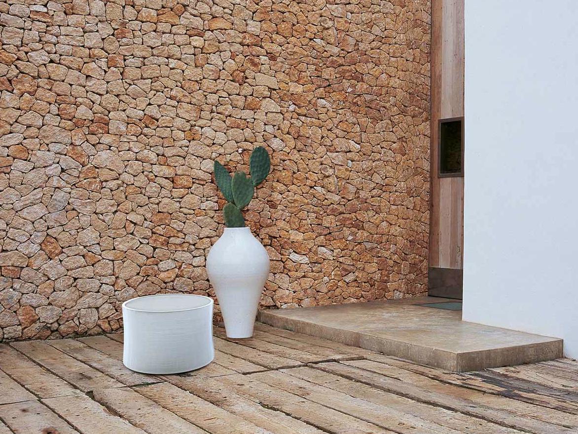 Round ceramic garden side table | White Collection by B&B Italia