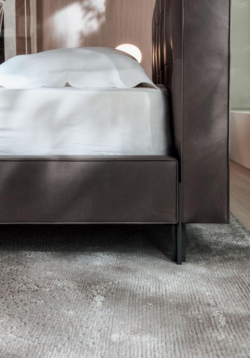 Leather double bed | Anton by Molteni