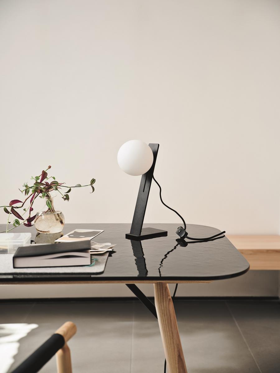 LED indirect light painted metal table lamp | Suspense by Midj