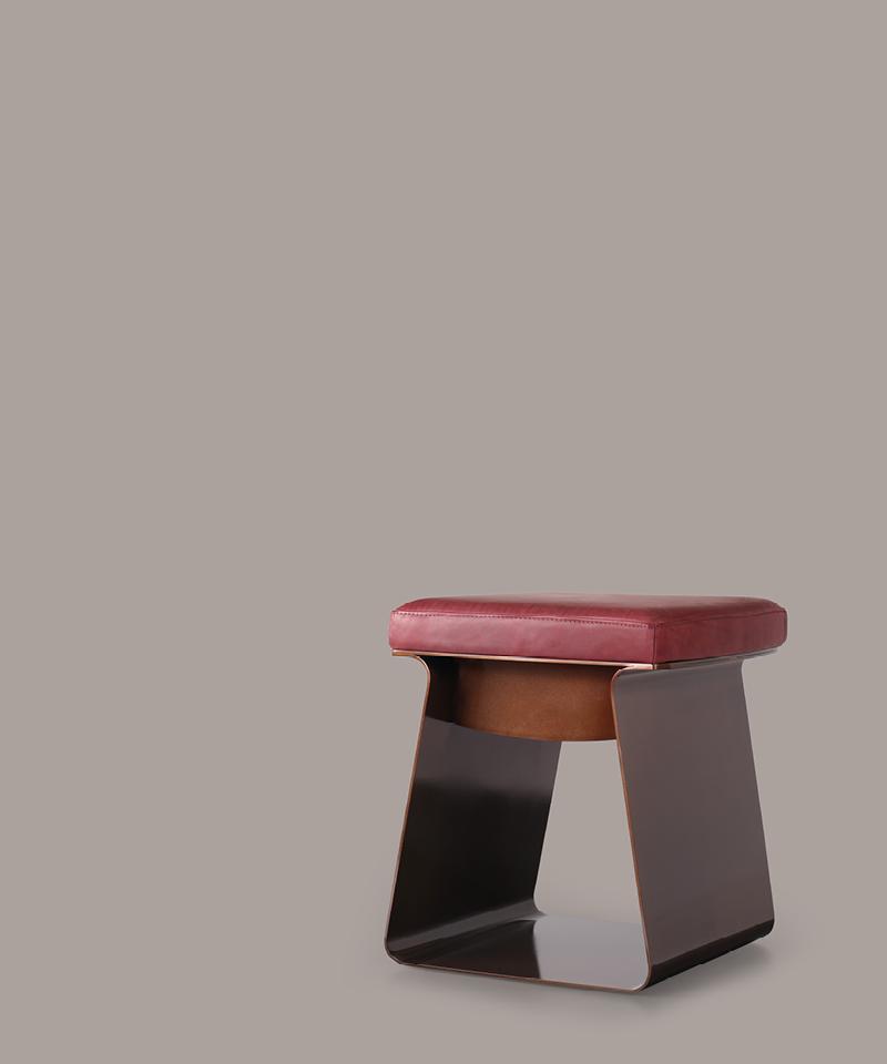Low stool with integrated cushion | Clio by Borzalino