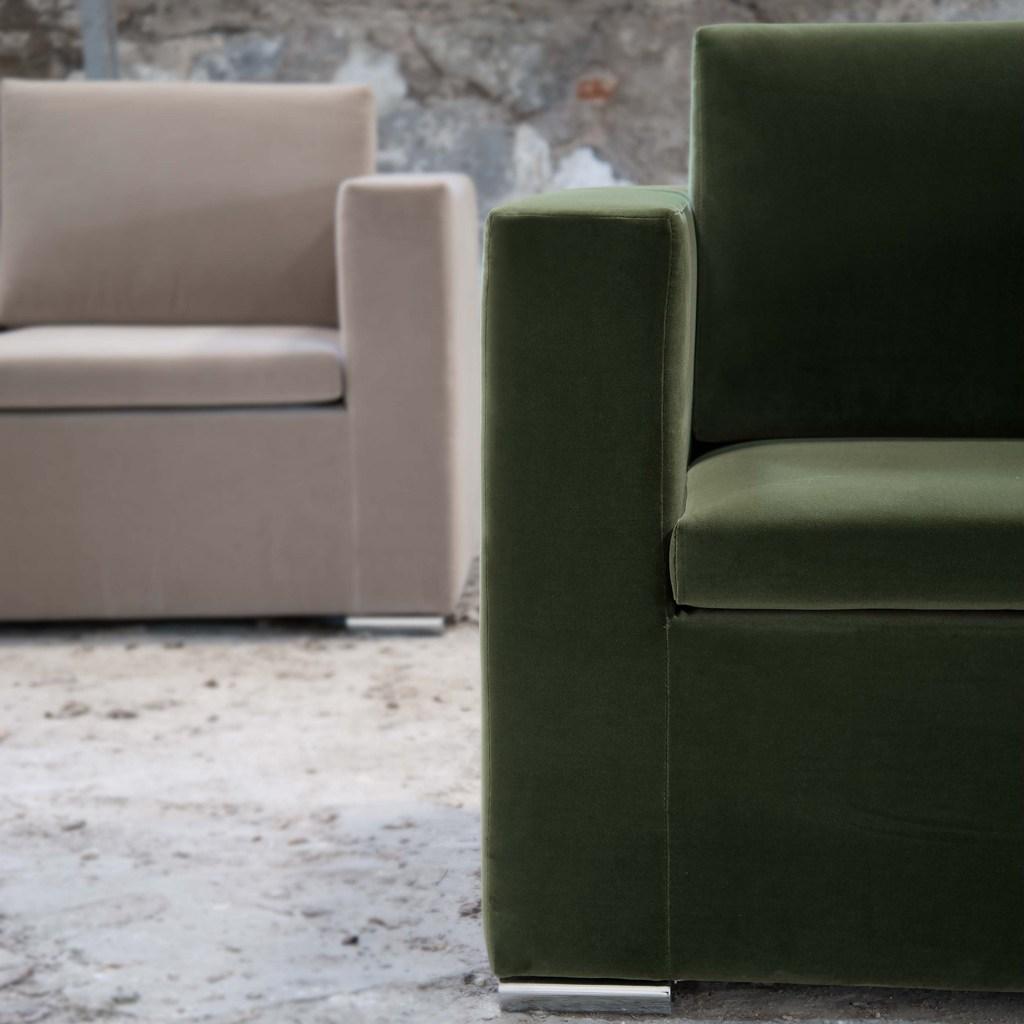 Lobby chair with removable cover with armrests | Lowell by Domingo salotti