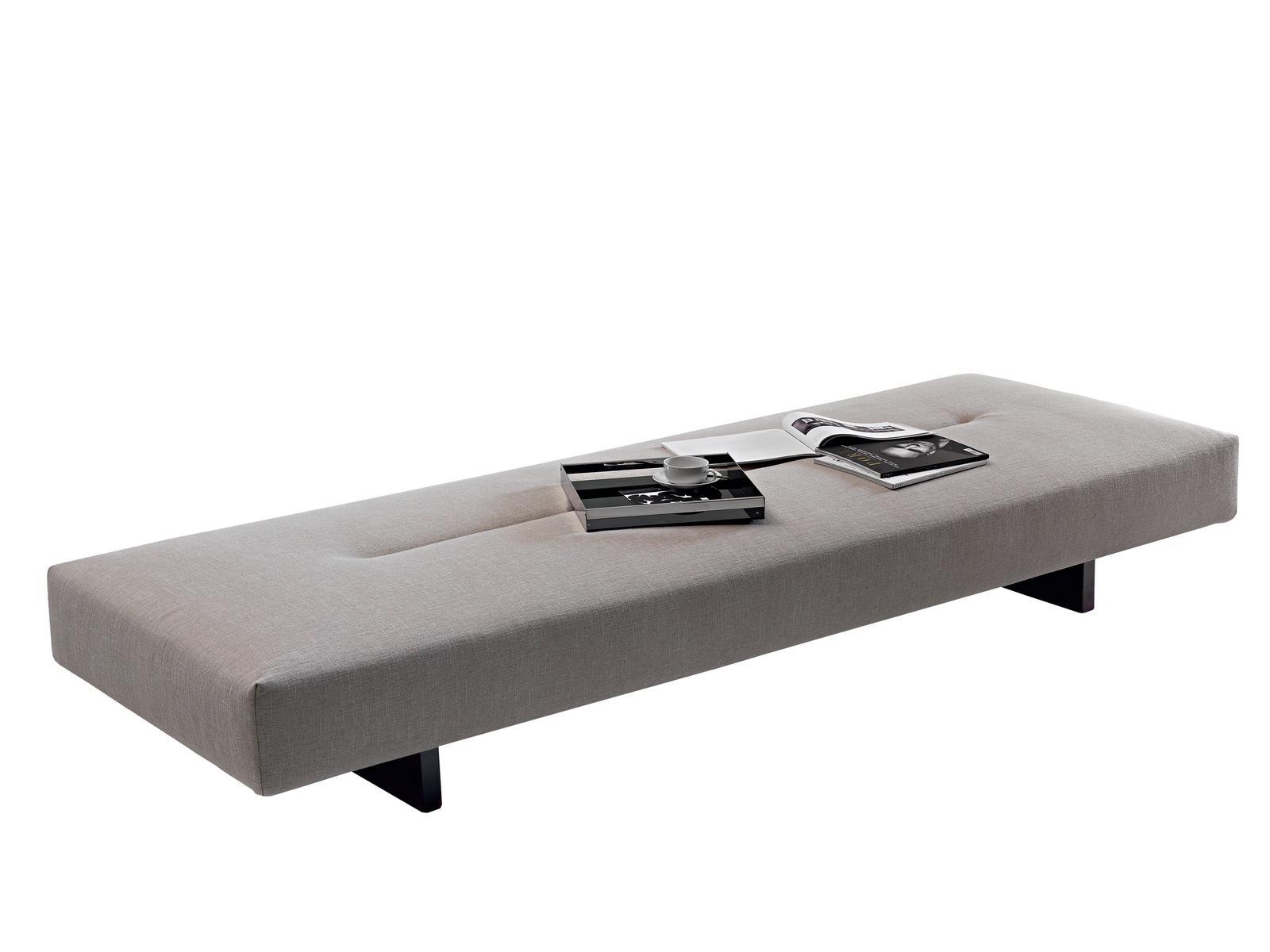 Fabric day bed | Le Foglie by Dema
