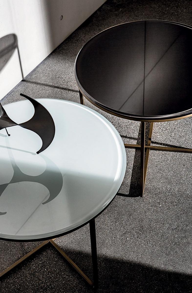 Round glass coffee table | Piktor by Sovet