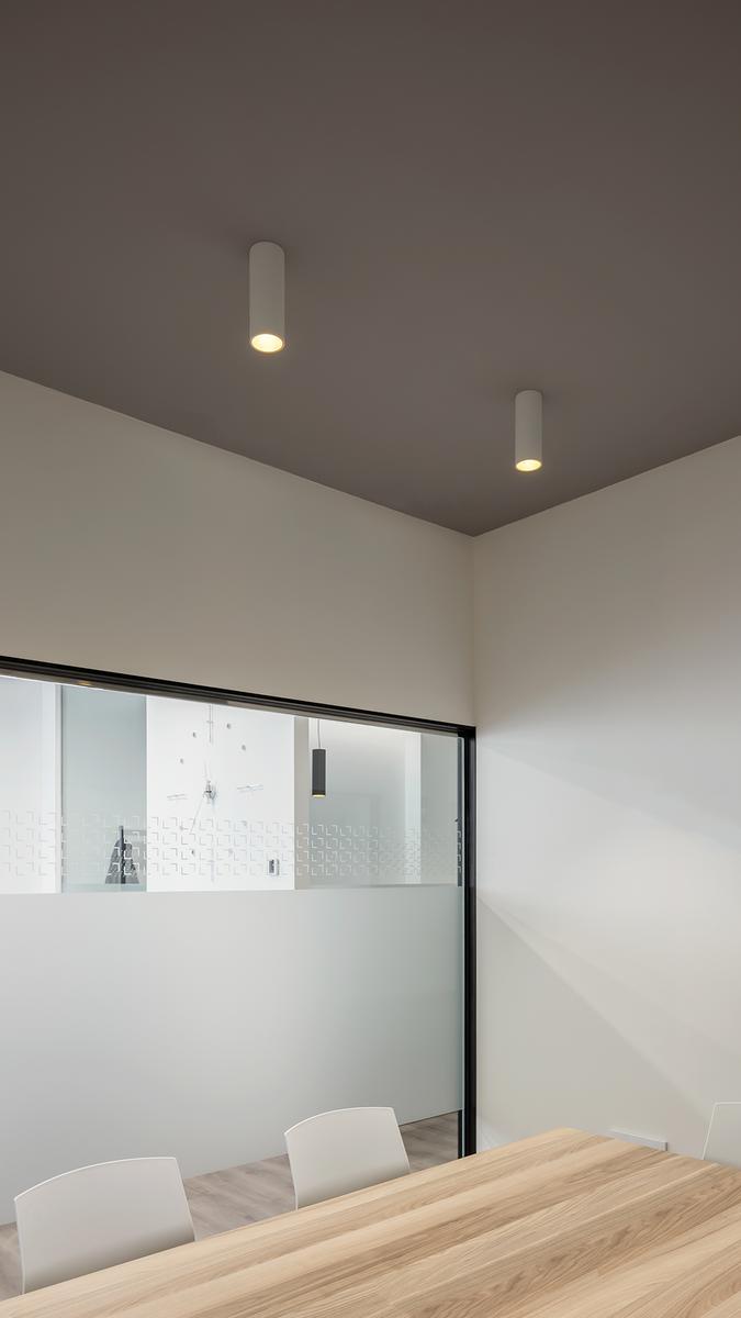 LED aluminium ceiling lamp | Scope 27 Surface by Arkoslight