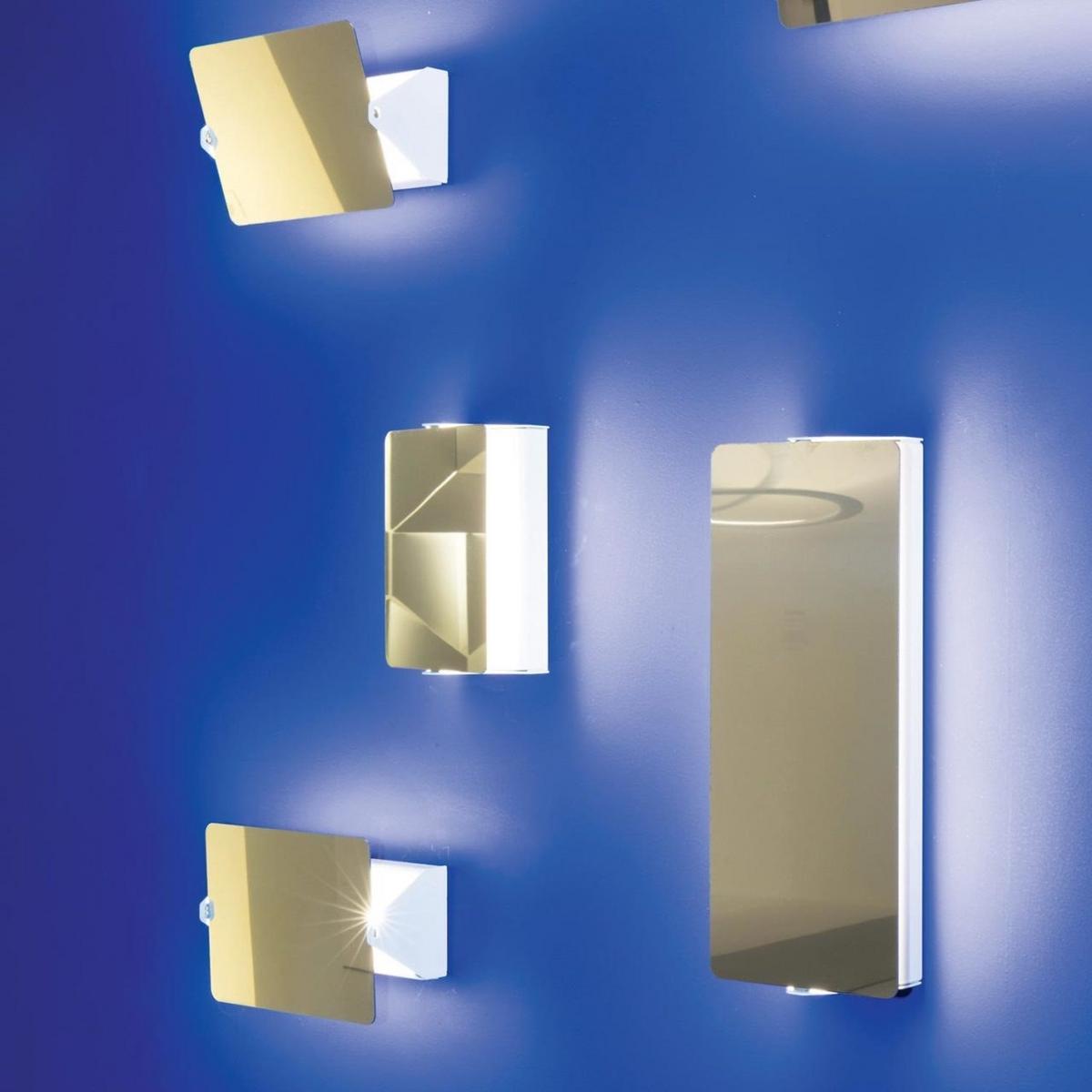 Adjustable aluminium wall light | Applique À Volet Pivotant Double by Nemo