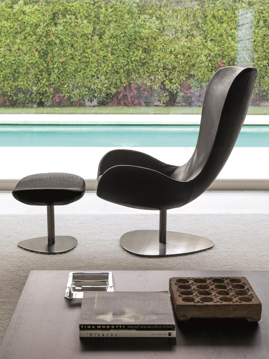 Swivel armchair | Wing by Desiree