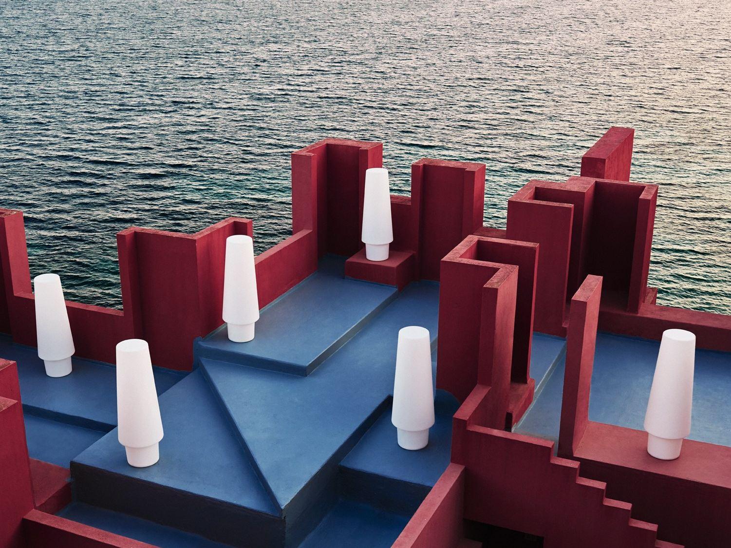 Contemporary style LED plastic floor lamp | Ulm by Vondom