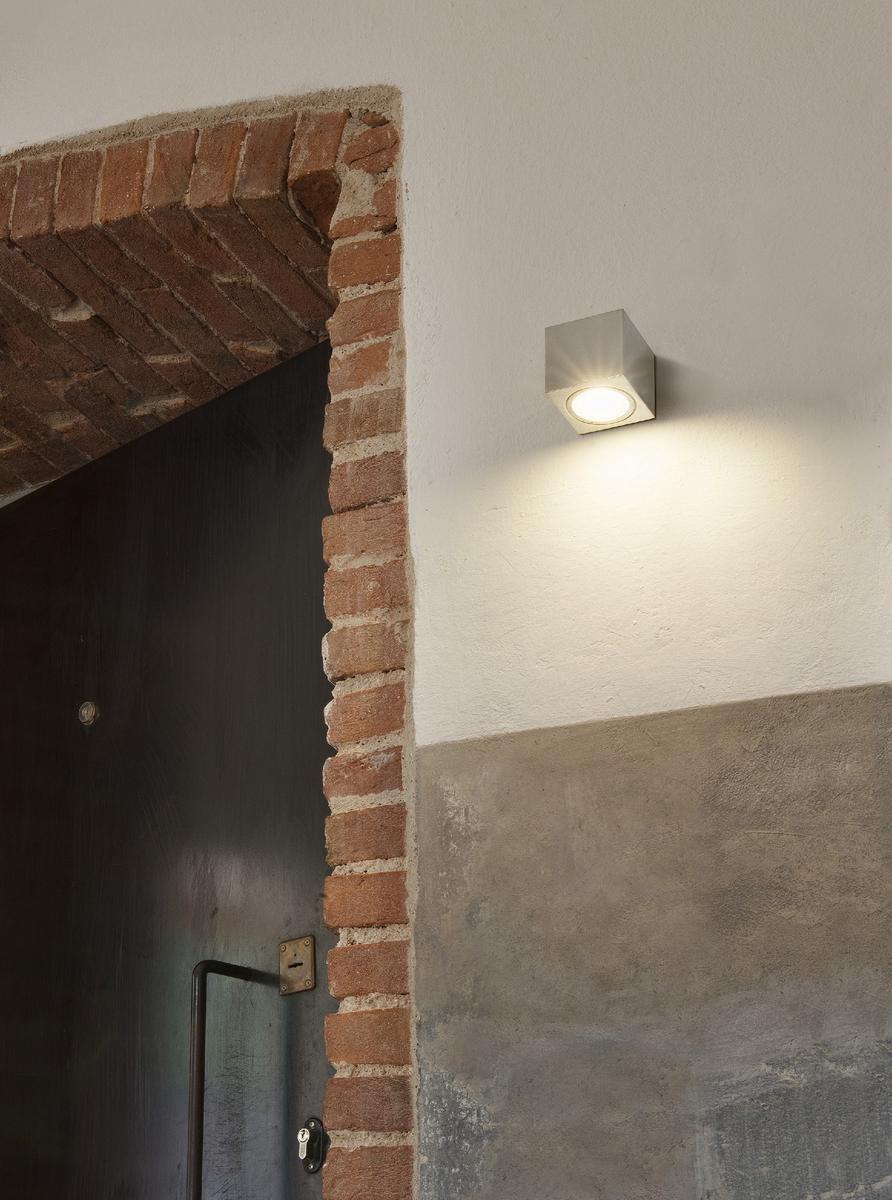 LED metal Outdoor wall Lamp | Edge by Olev