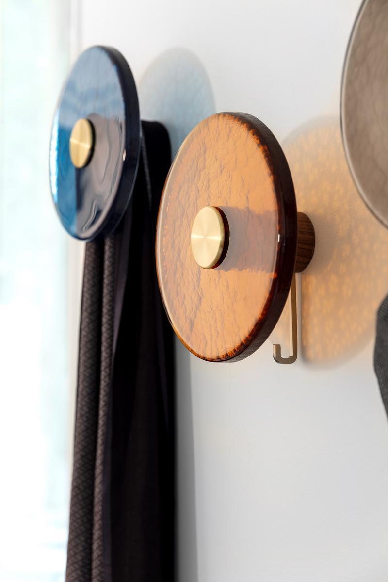 Wall-mounted glass coat rack | Jupiter by Porada
