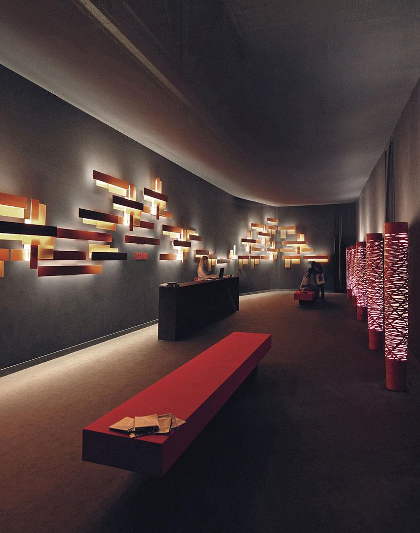 Acrylic wall lamp | Fields by Foscarini