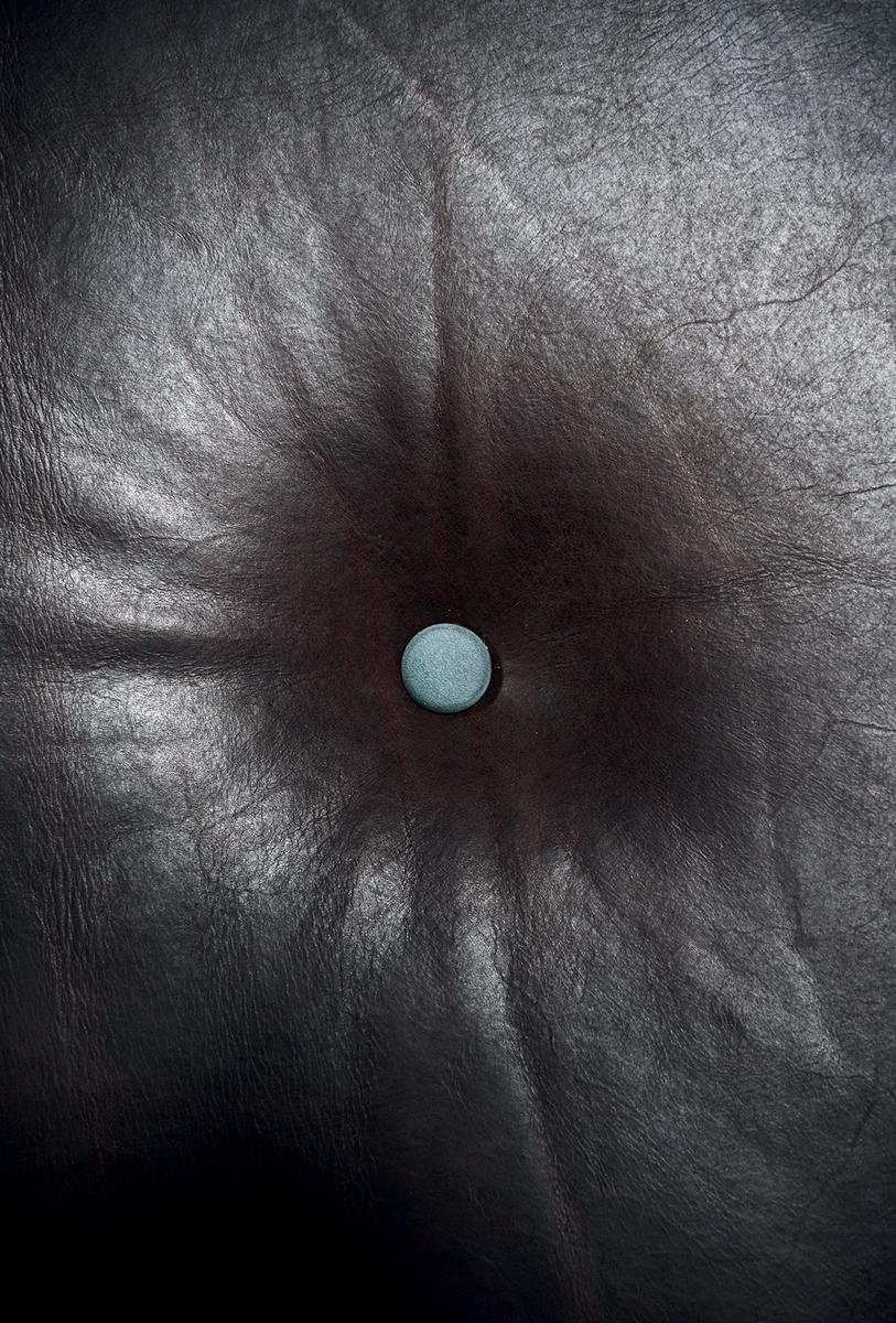 Square leather pouf | Anais by Baxter