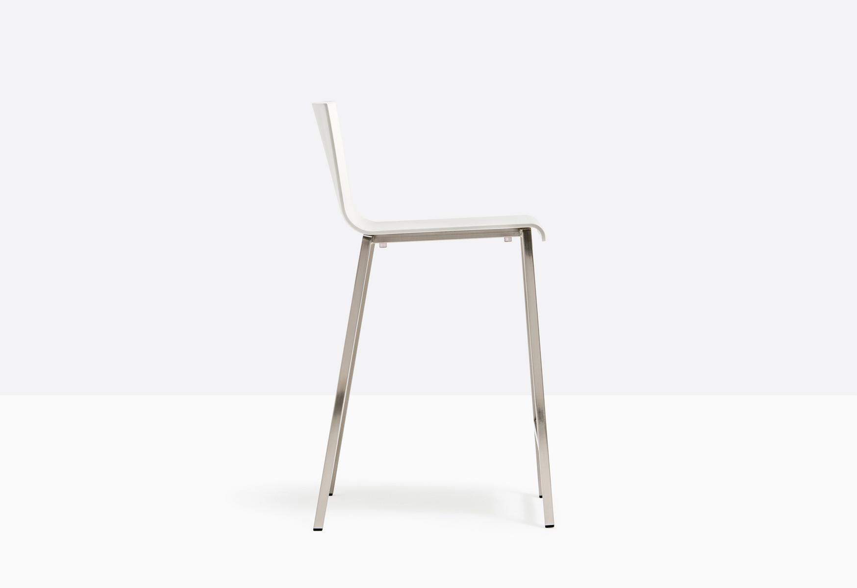 High stool with footrest | Kuadra 1102 by Pedrali