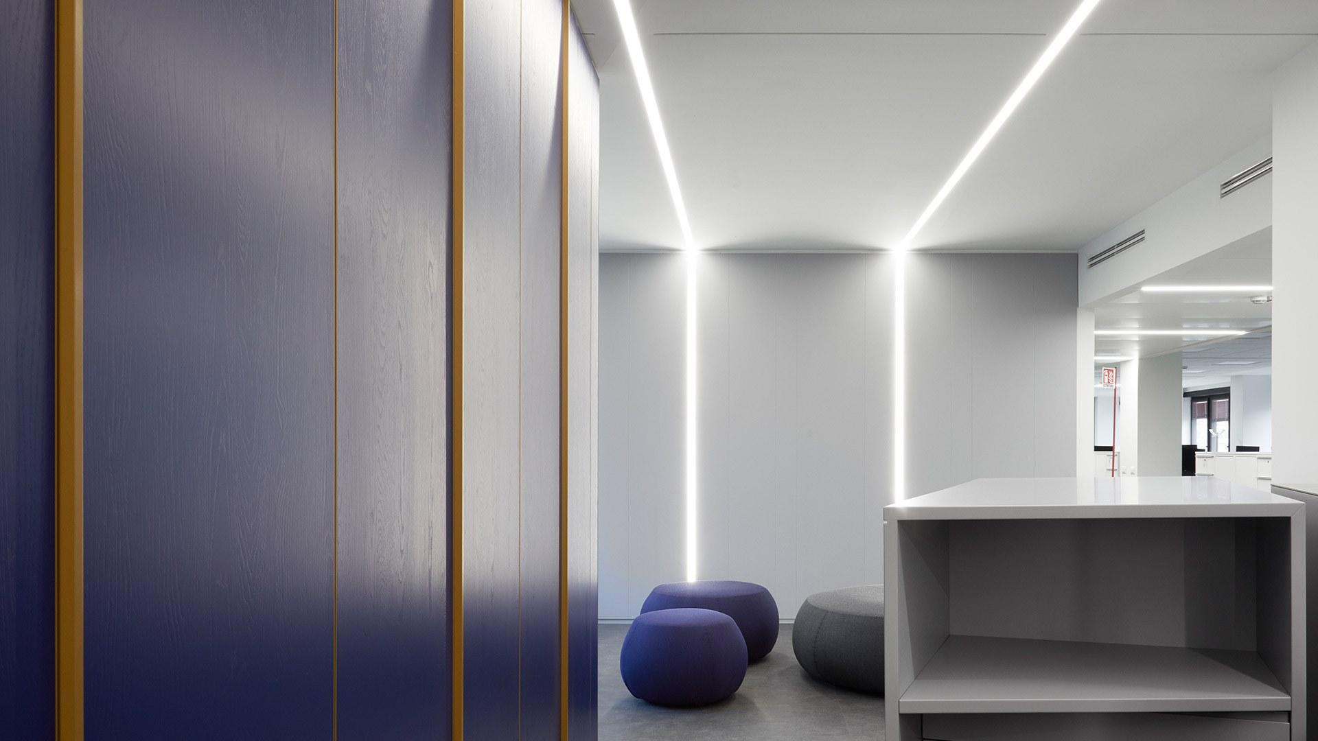 Linear lighting profile | A.39 Recessed Diffused by Artemide