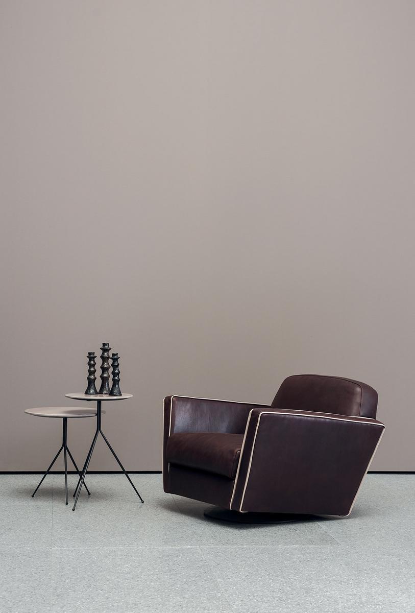 Leather armchair with armrests | Capri by Baxter