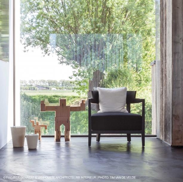 Wooden easy chair with armrests | Jenny by Flexform