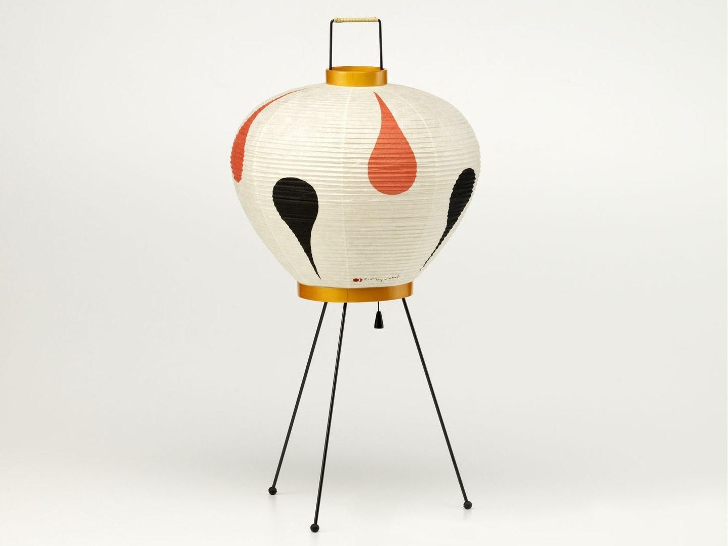 Japanese paper table lamp | Akari 3ad by Vitra