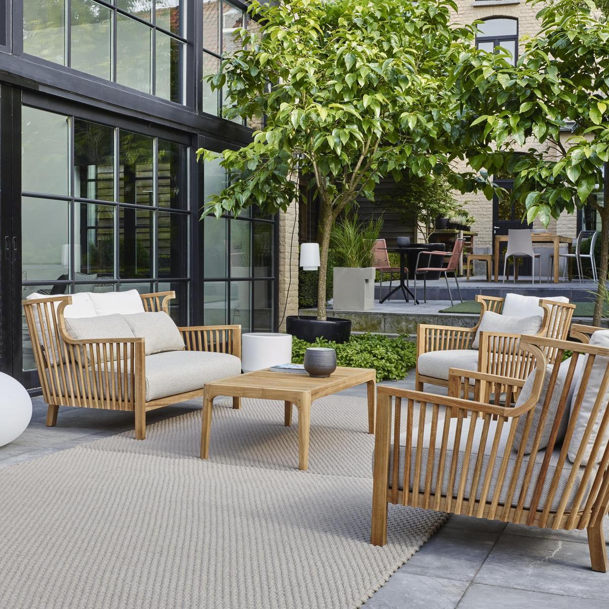 Square teak garden side table | Elizabeth by Ligne Roset