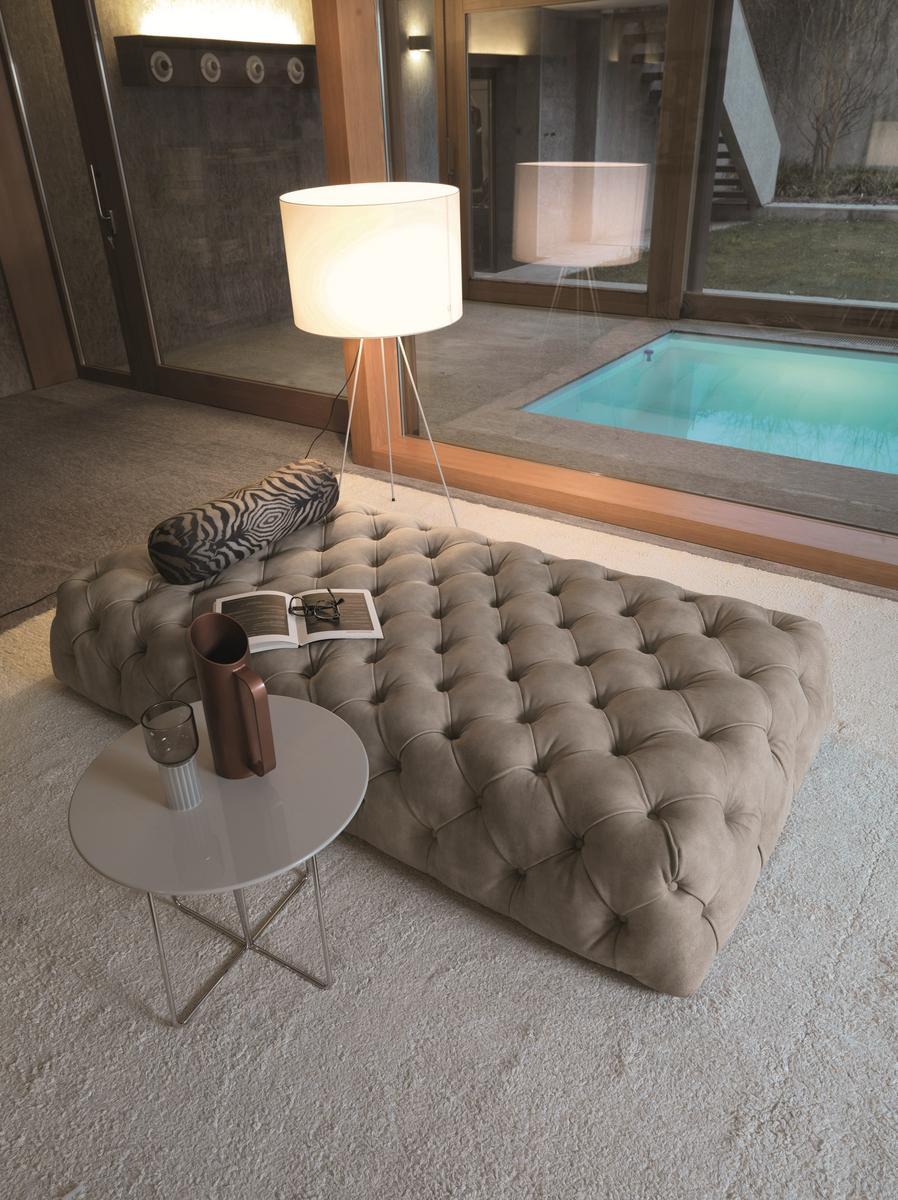 Tufted day bed | Rollking by Desiree
