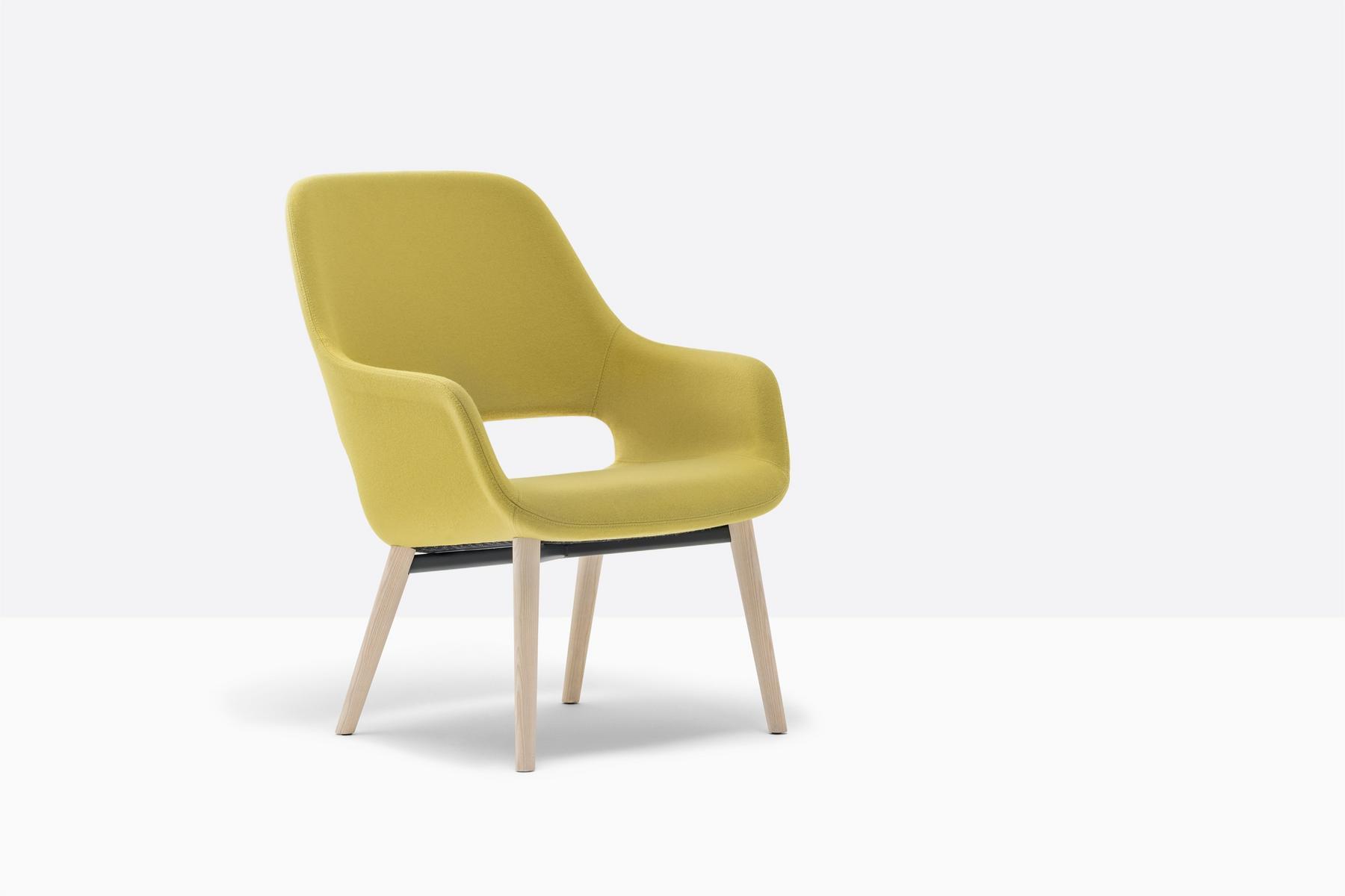 Upholstered fabric easy chair with armrests | Babila Comfort 2759 by Pedrali