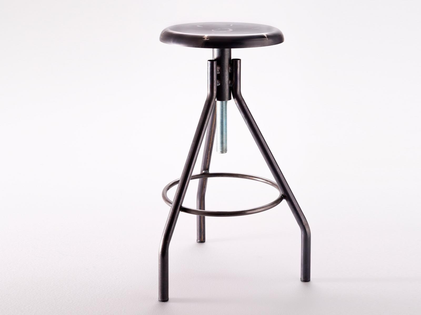 Height-adjustable swivel iron stool | Jooke by Zava
