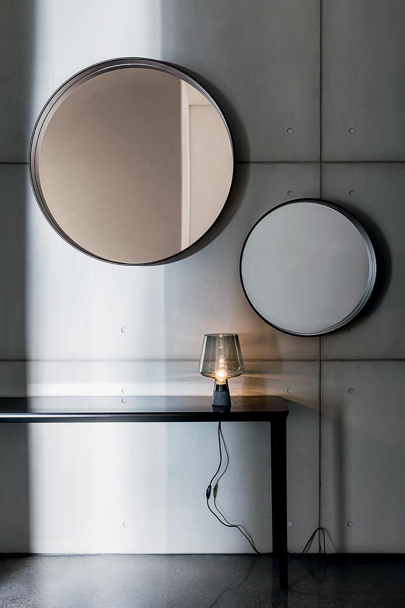 Round wall-mounted framed mirror | Horizon by Sovet
