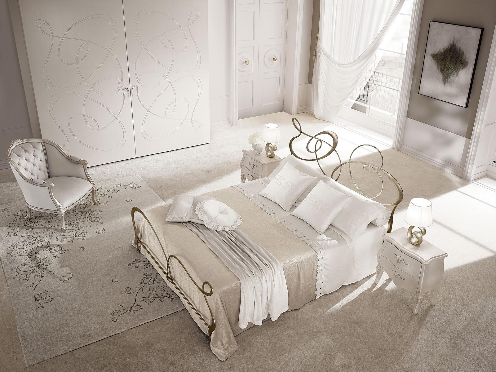 Wrought iron double bed | Ghirigori by Cantori