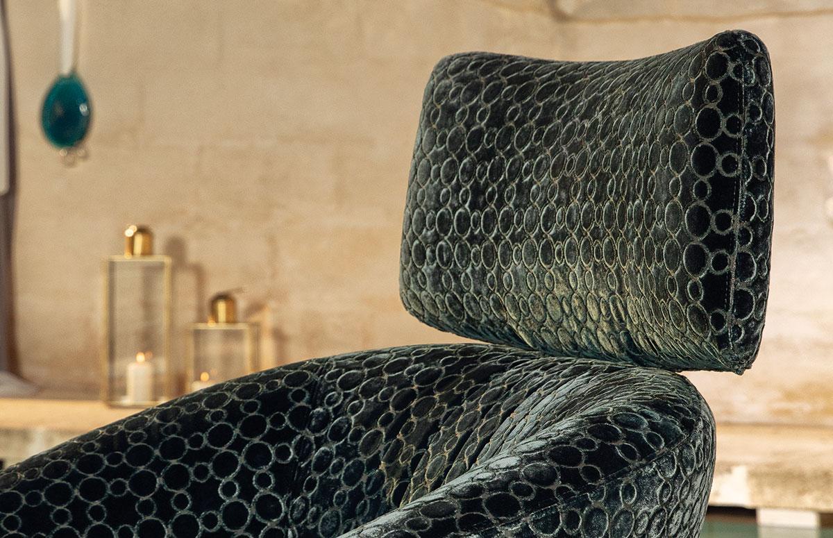 Fabric armchair with headrest | Luna by Natuzzi Italia