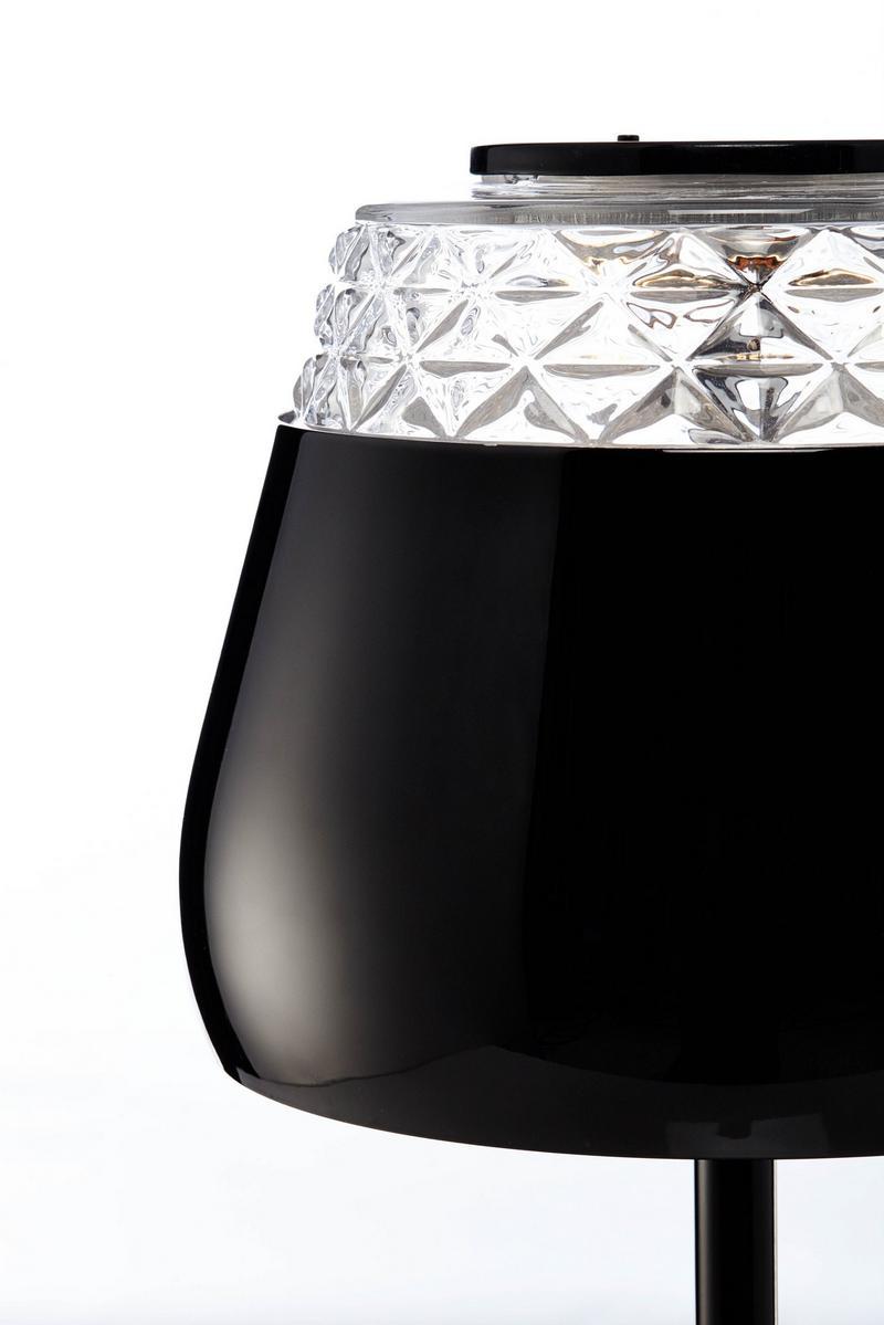 LED metal table lamp with dimmer | Valentine by Moooi