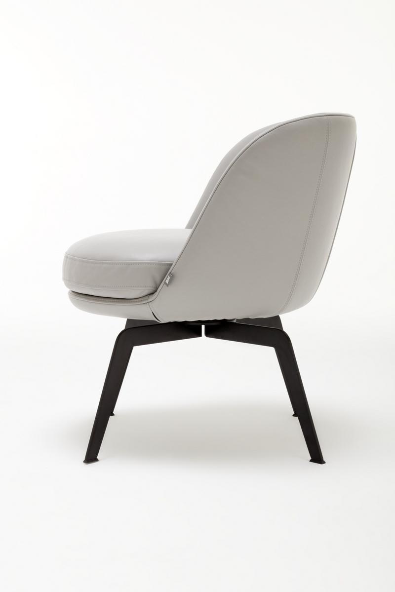 Leather easy chair | 562 by Rolf Benz