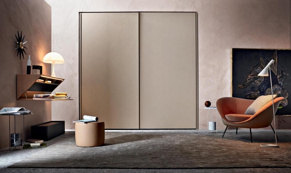 Fabric armchair with armrests | D.154.2 by Molteni