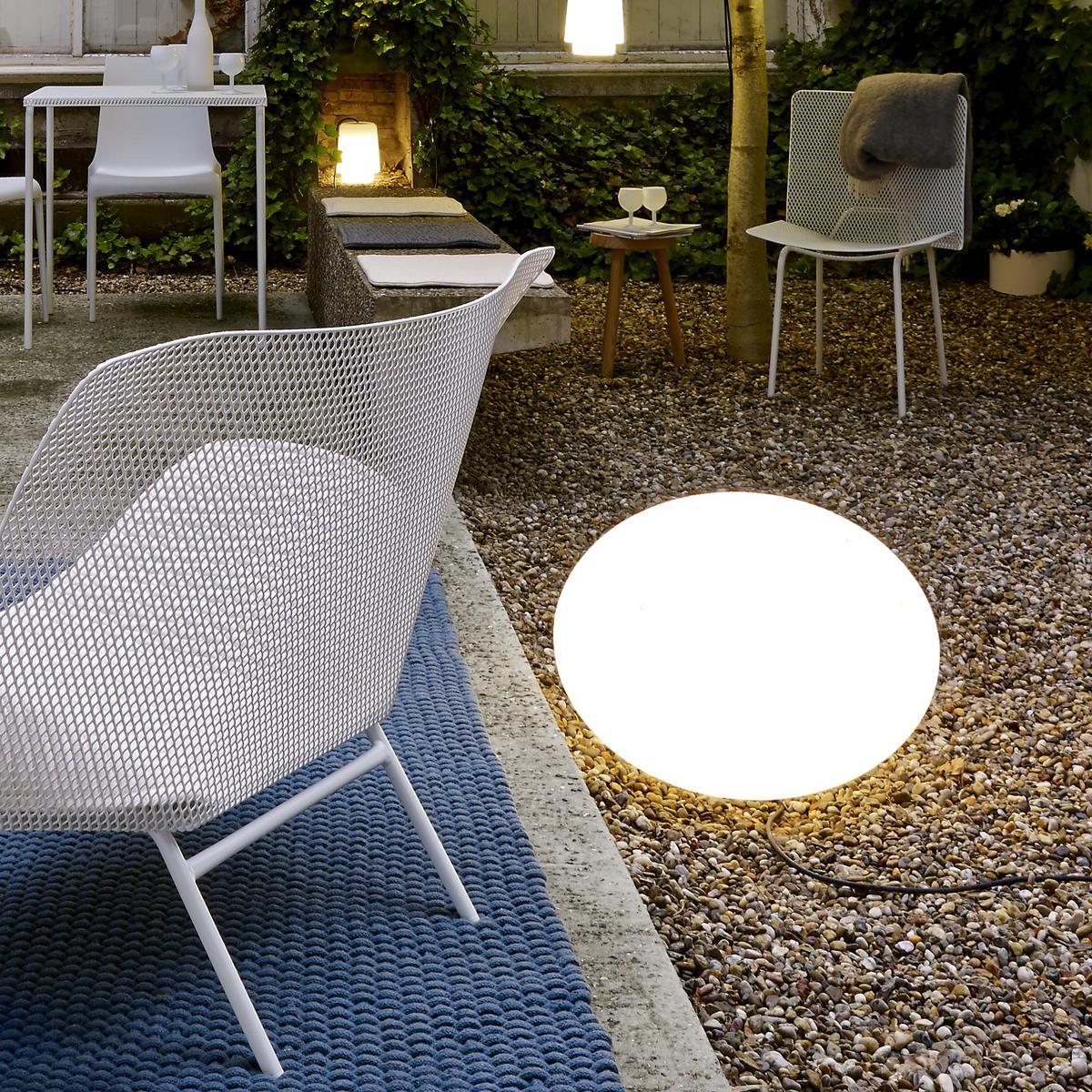 Polyethylene floor lamp | Globe Outdoor by Ligne Roset