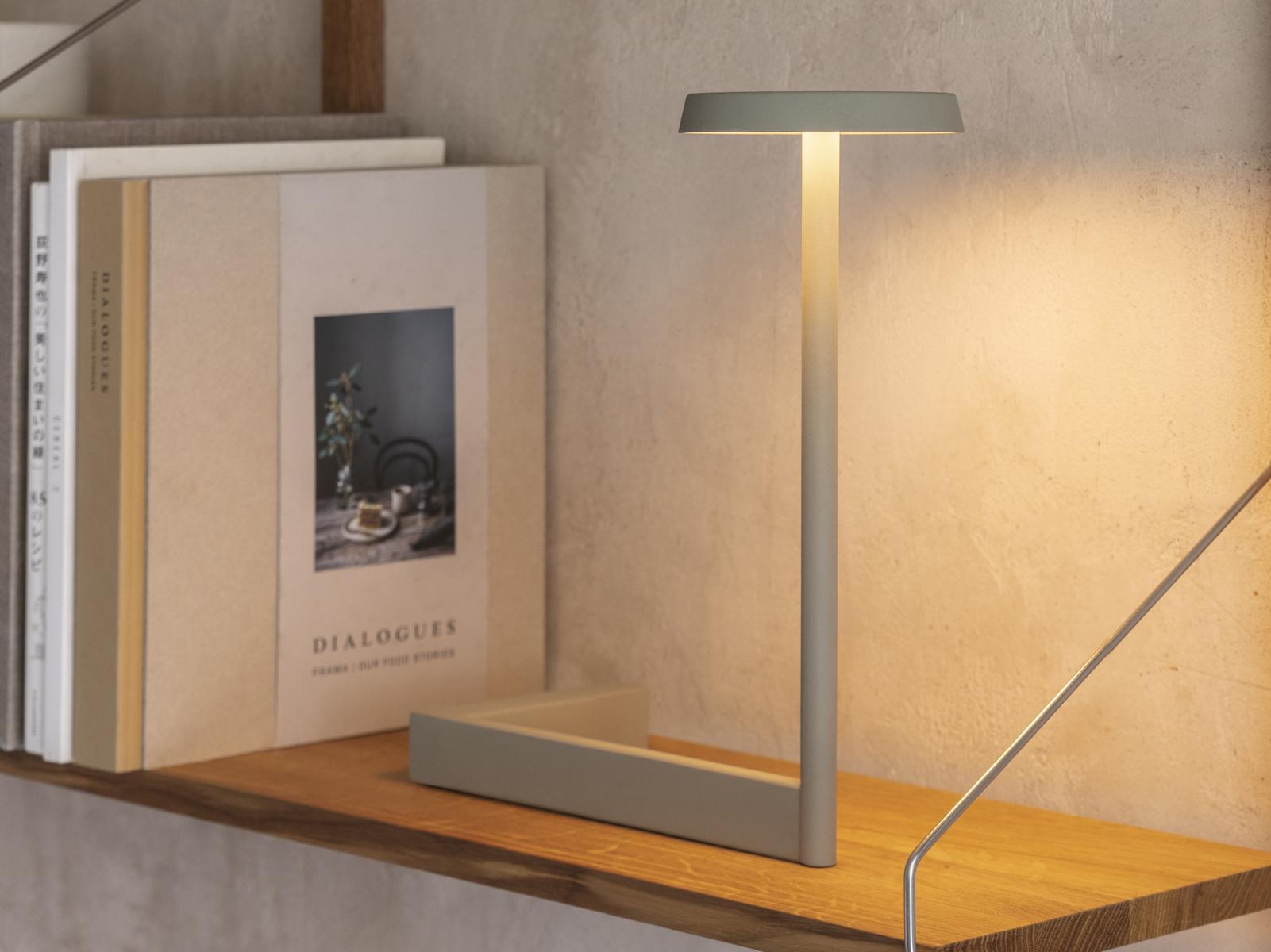 LED metal table lamp | Flat 5970 by Vibia