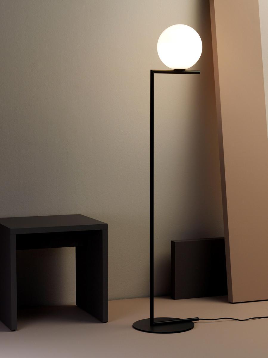 Brass floor lamp | Ic Lights F1 by Flos