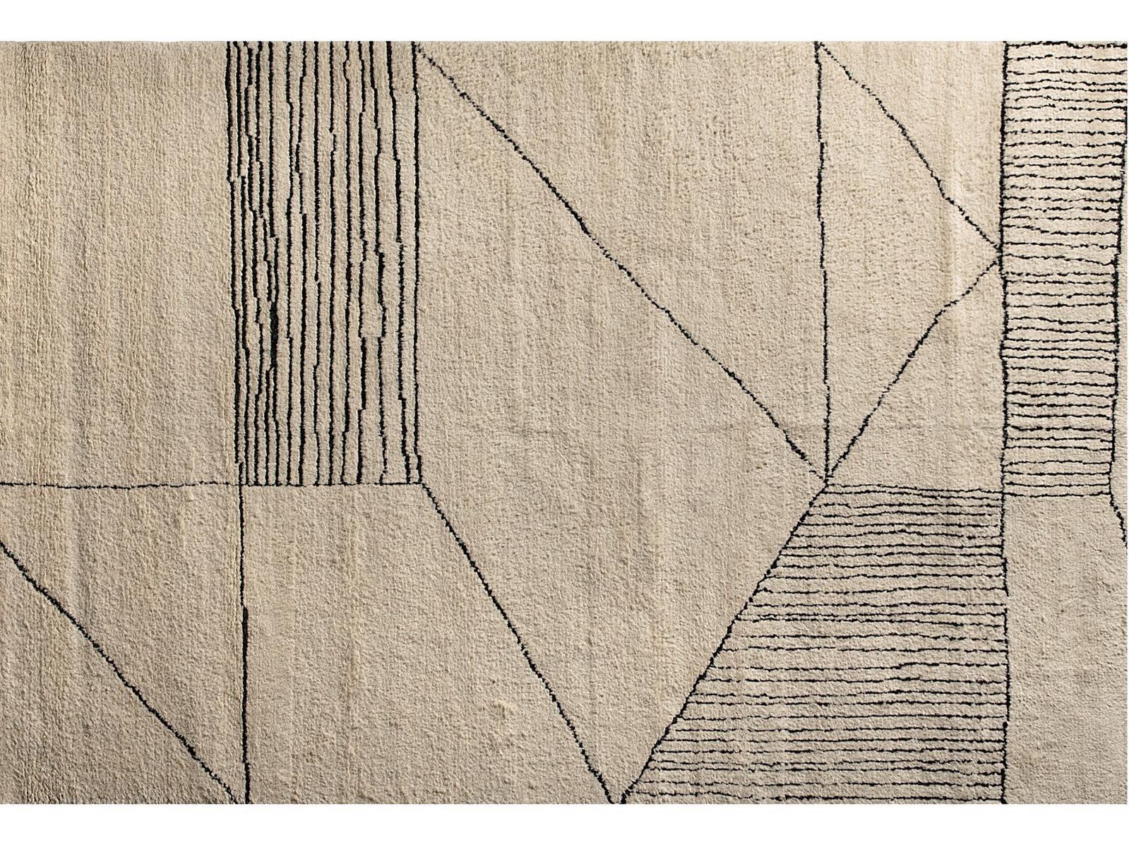 Patterned handmade wool rug | Berbère Pattern A by Baxter