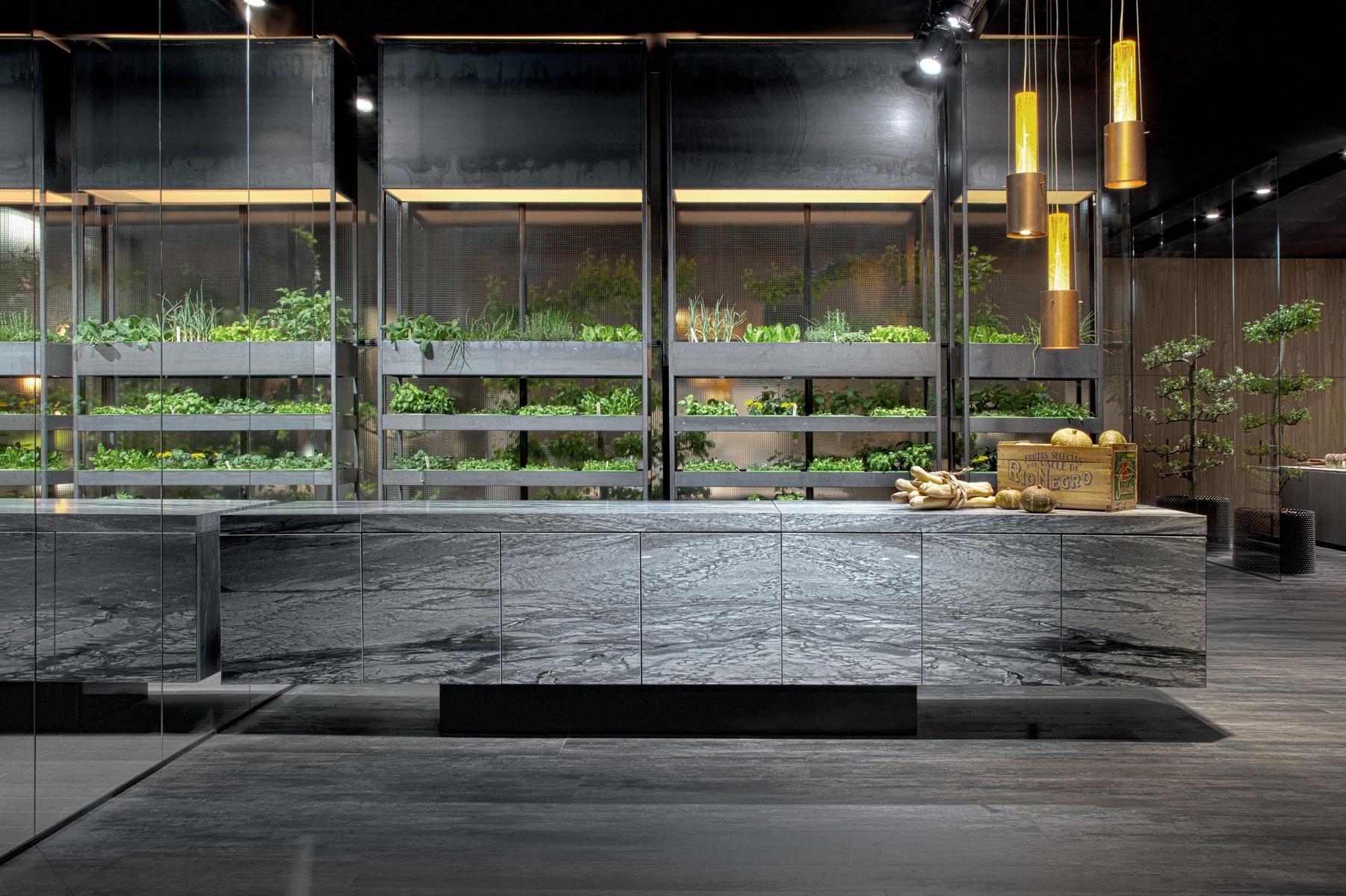 Kitchen with island Rossana K-in / K-out