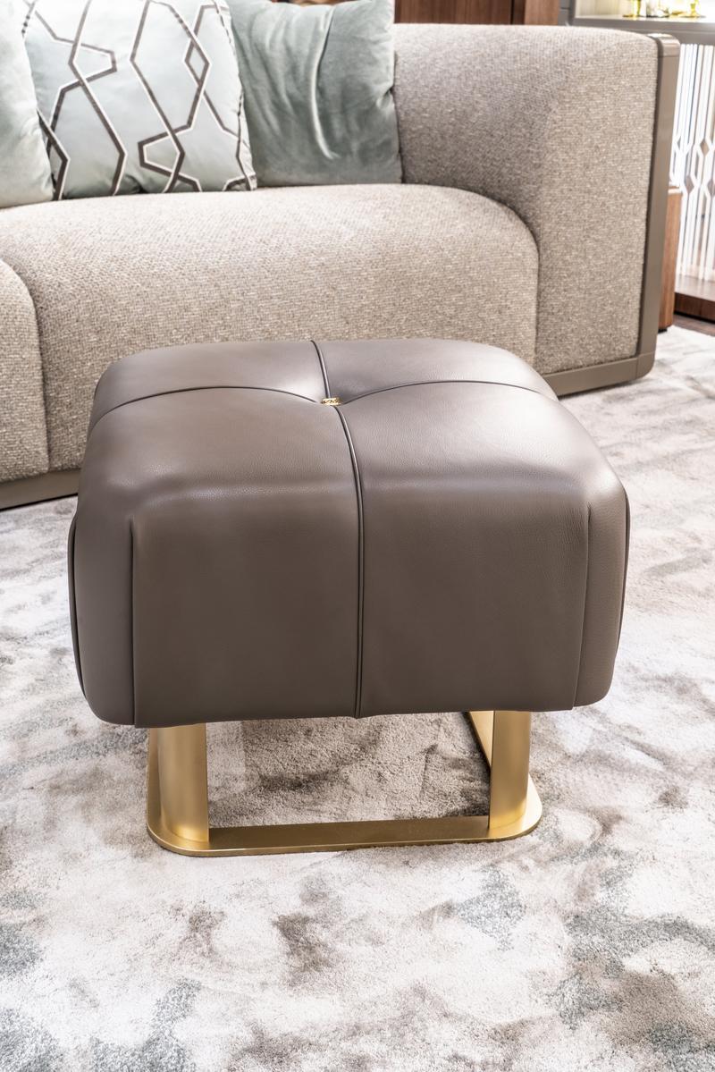 Square velvet pouf | Belle by Bruno Zampa
