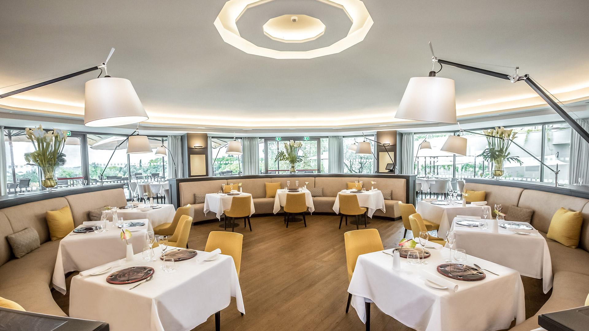 Satin floor lamp | Tolomeo Mega Floor by Artemide