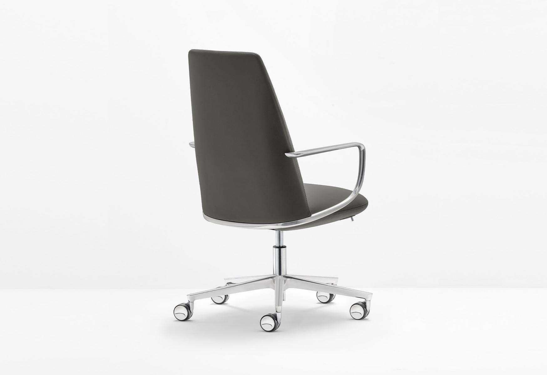 Executive chair with 5-spoke base | Elinor 3755 by Pedrali