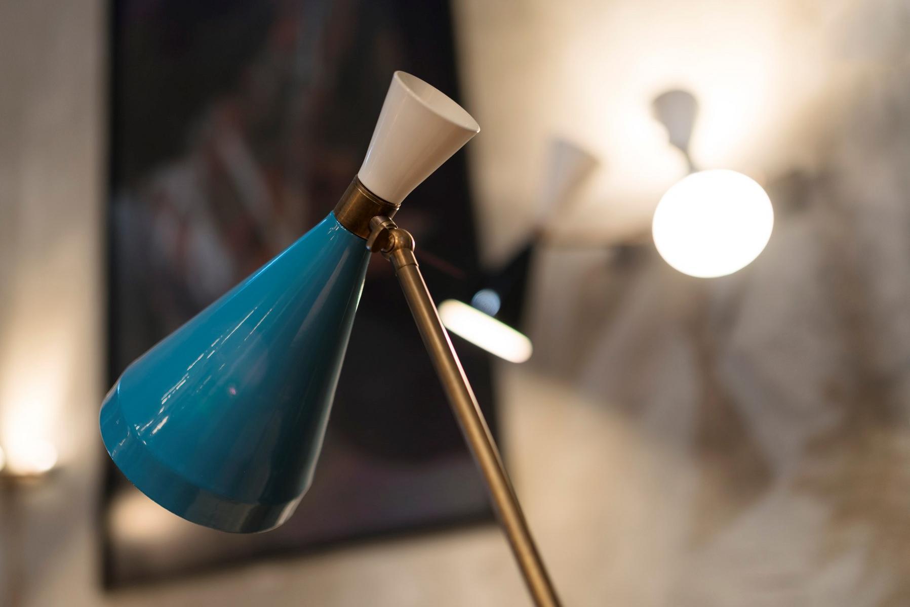 Brass and aluminium table lamp | Flipper by Mantellassi 1926