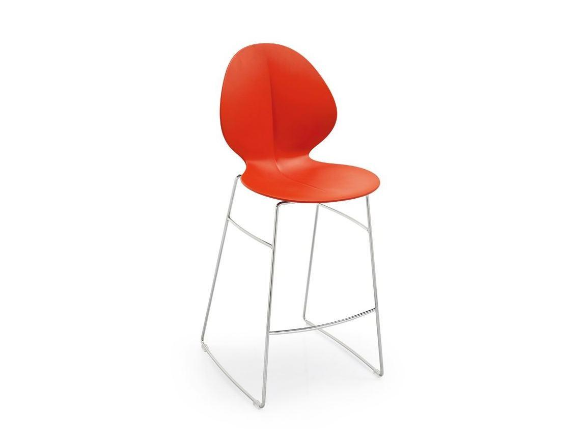 Sled base chair | Basil by Calligaris