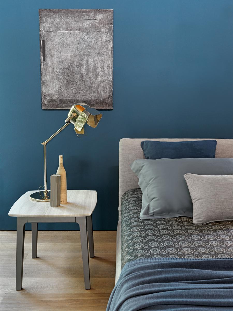 Upholstered bed on castors | Notturno by Flou