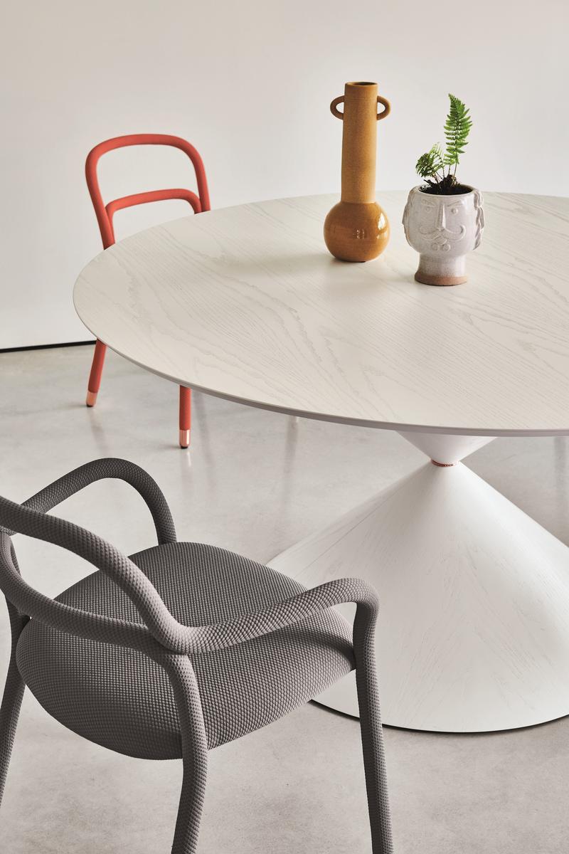 Round wooden table | Clessidra by Midj