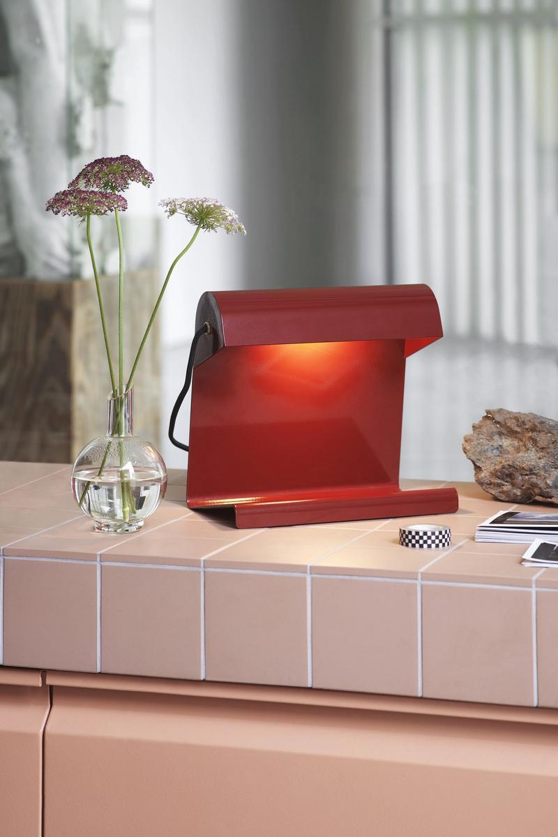 LED plate table lamp | Lampe De Bureau by Vitra