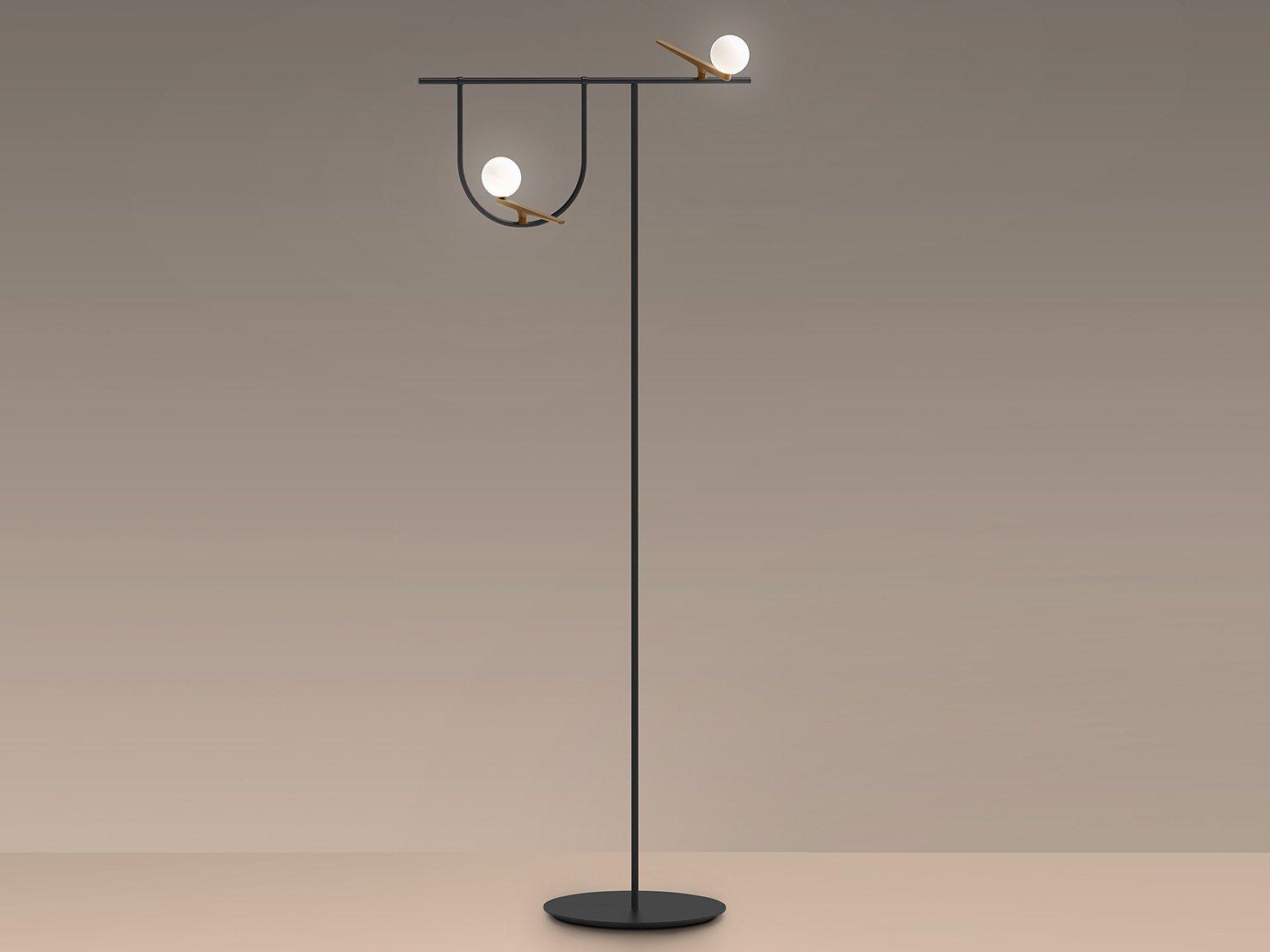 LED direct light brass floor lamp | Yanzi by Artemide