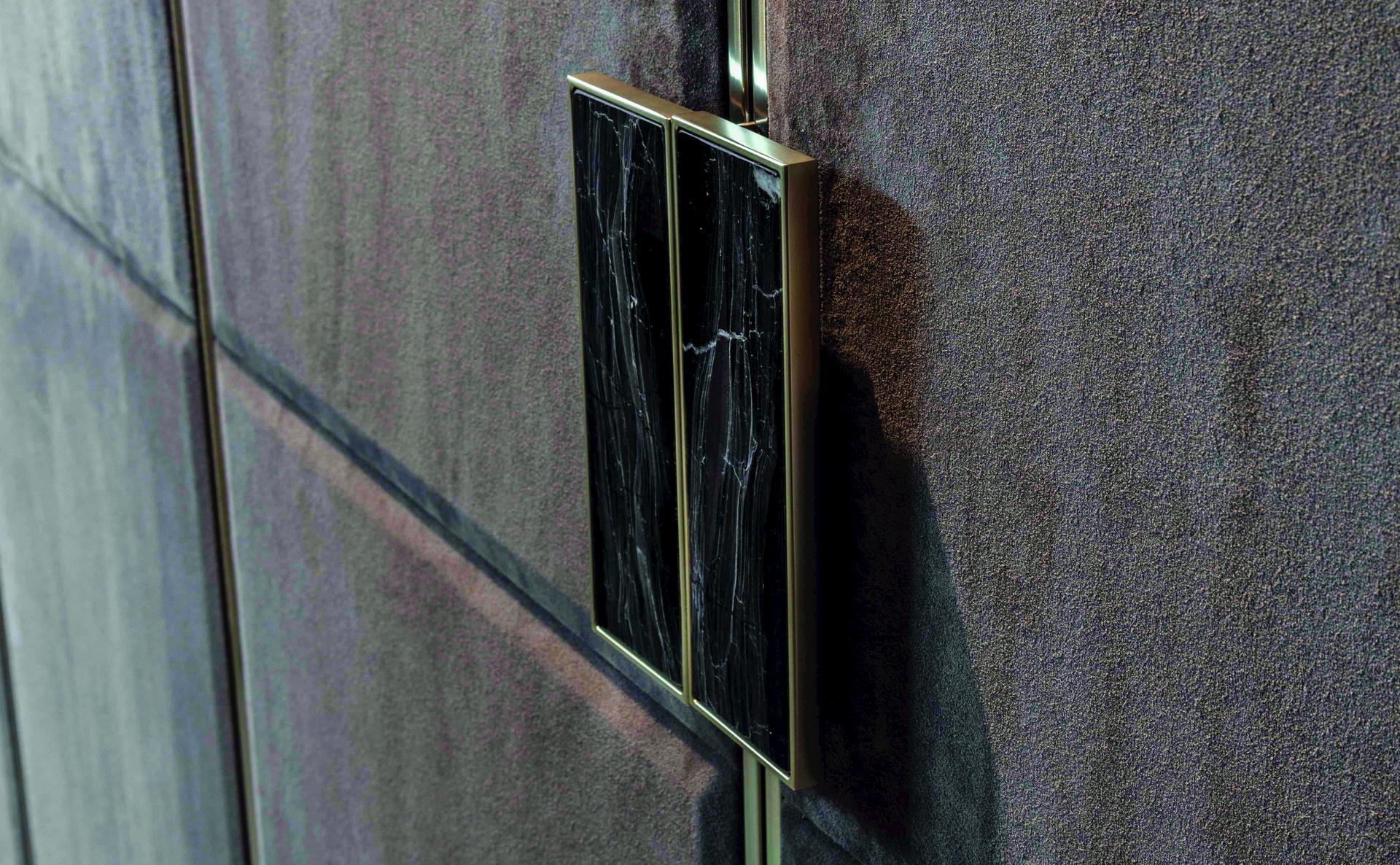 Modular wood walk-in closet | Atelier by Longhi