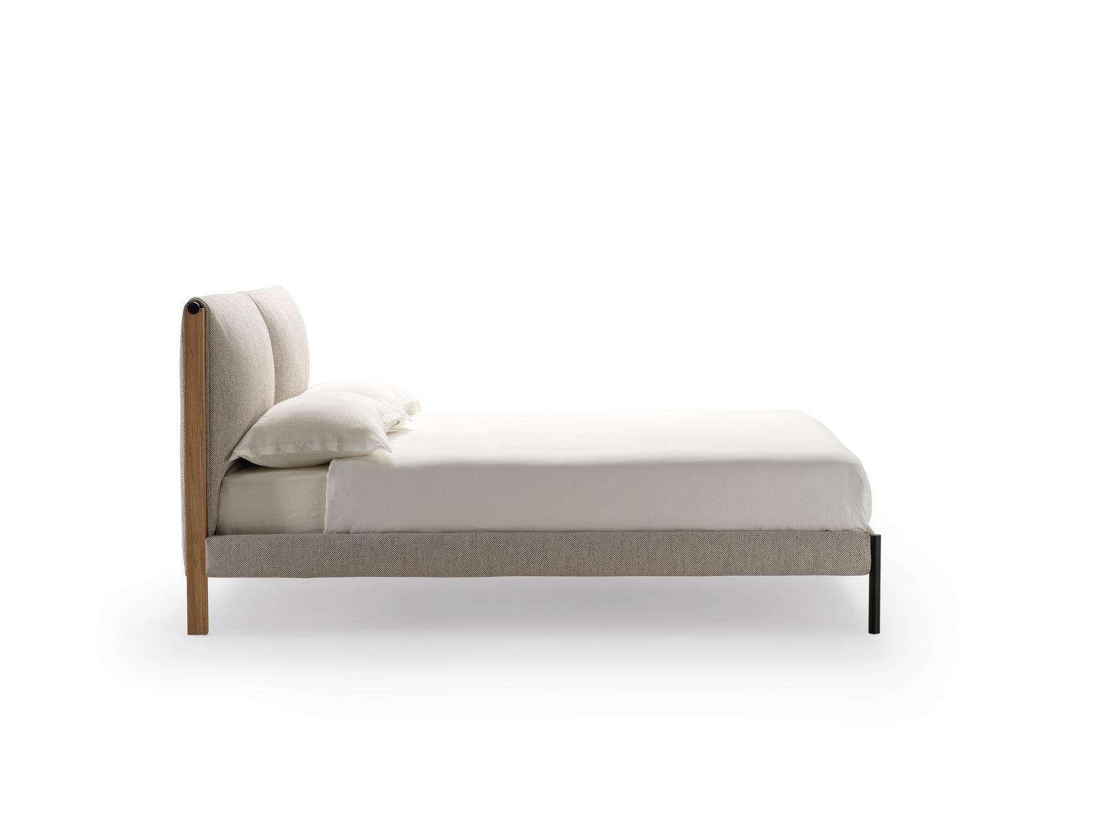 Double bed with upholstered headboard | Ricordi by Zanotta