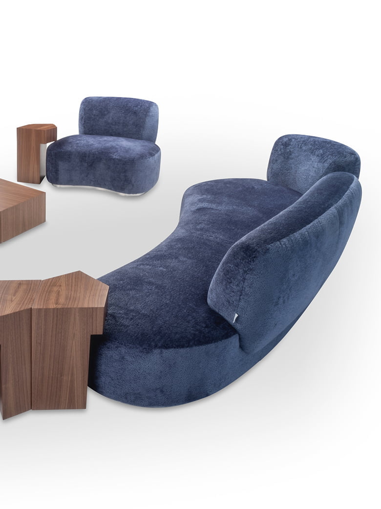 Organically shaped modular I Sassi Collection encourages conversation, offers comfort, and provides versatile arrangement options for personalized spaces. | I Sassi by Calia Italia